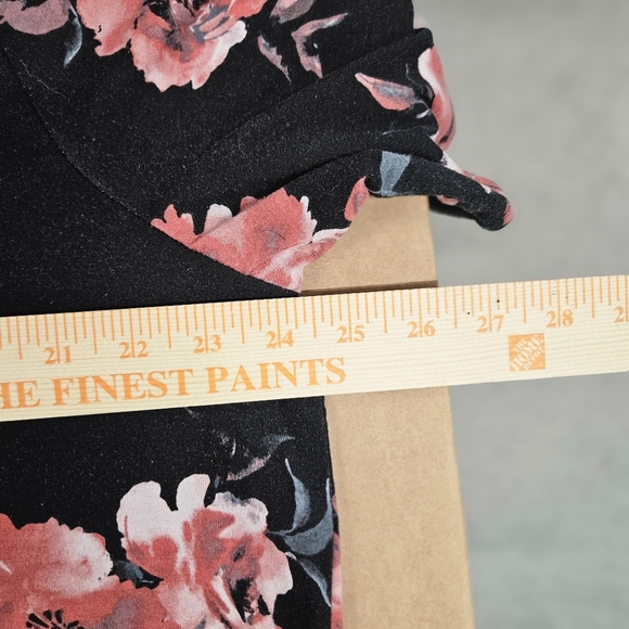 0014 LuLaRoe Rose Floral Top Tee Black Pink Comfort Stretch Plus Size 3X - Picture 8 of 10